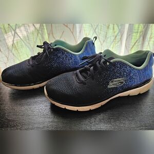 Womens 9.5 Skechers Black and Blue Running Shoes
